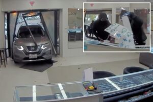 Shocking video shows thieves crashing SUV through jewelry store in wild $1M heist: ‘Scariest thing in my life’