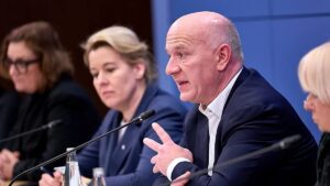 Berlin mayor Kai Wegner under fire for playing tennis during major blackout caused by attack