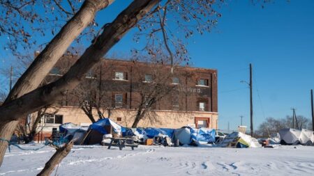 Indigenous leaders call on Thunder Bay mayor to declare homelessness emergency as cold snap continues
