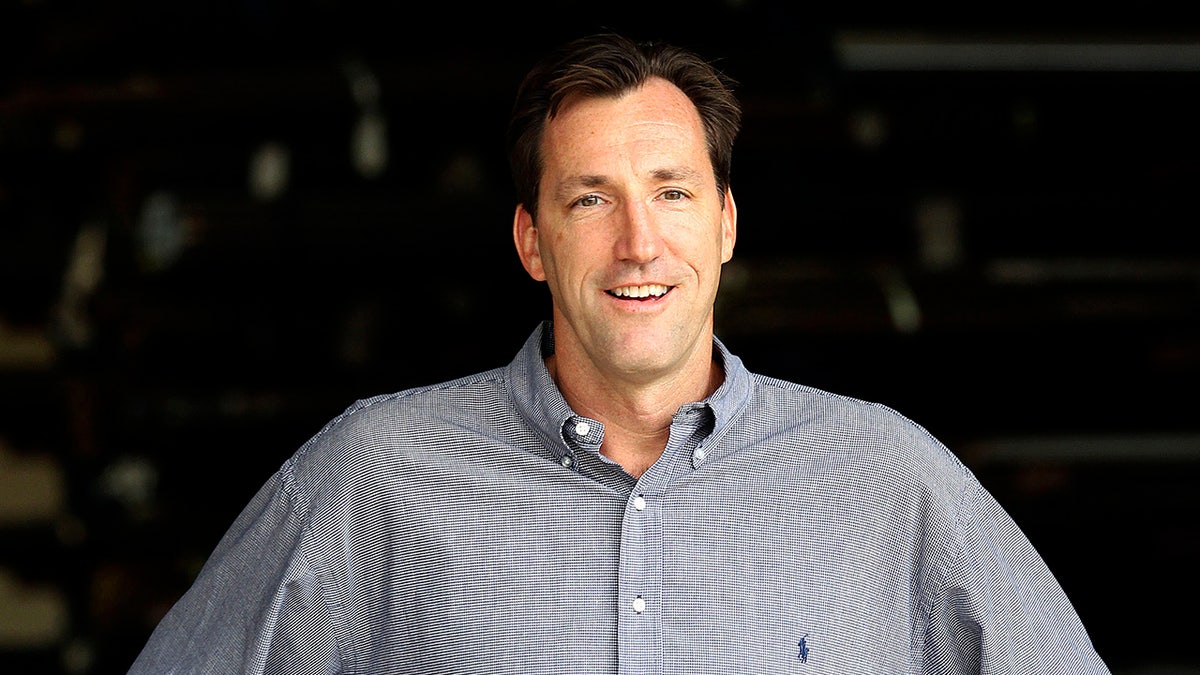 Chris Dudley poses for picture