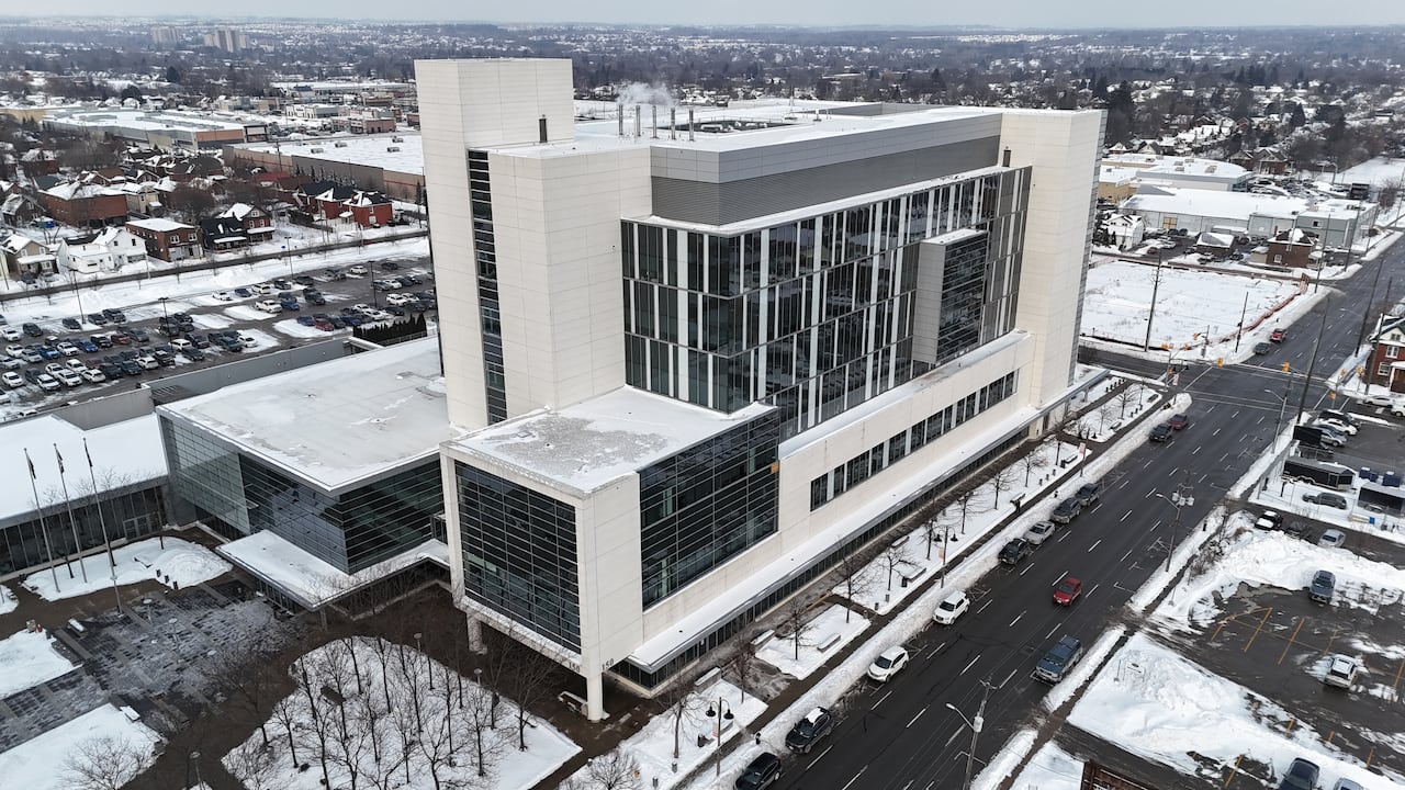 Photo of Oshawa courthouse 