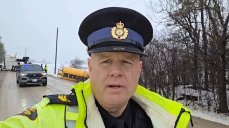 4 students sent to hospital in school bus crash near Woodstock, Ont.