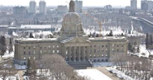 Thousands of Alberta government employees return to offices as hybrid work plan ends