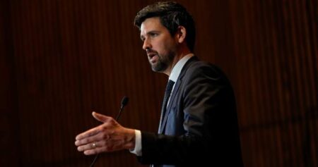 Independent judges a ‘hallmark of democracy:’ Fraser on Alta. threat