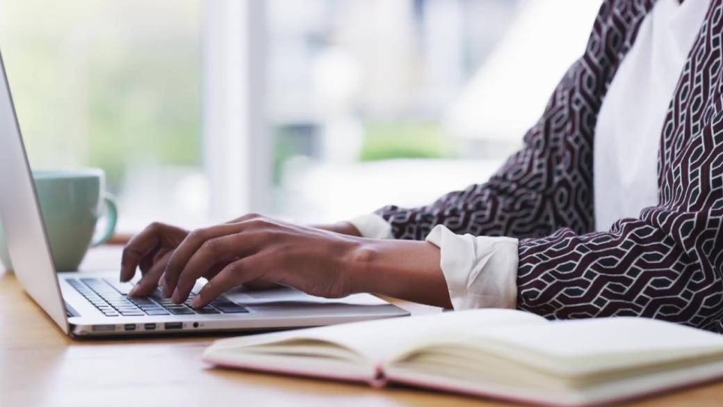 Click to play video: 'University of Alberta expert weighs in on ‘back to office’ debate'