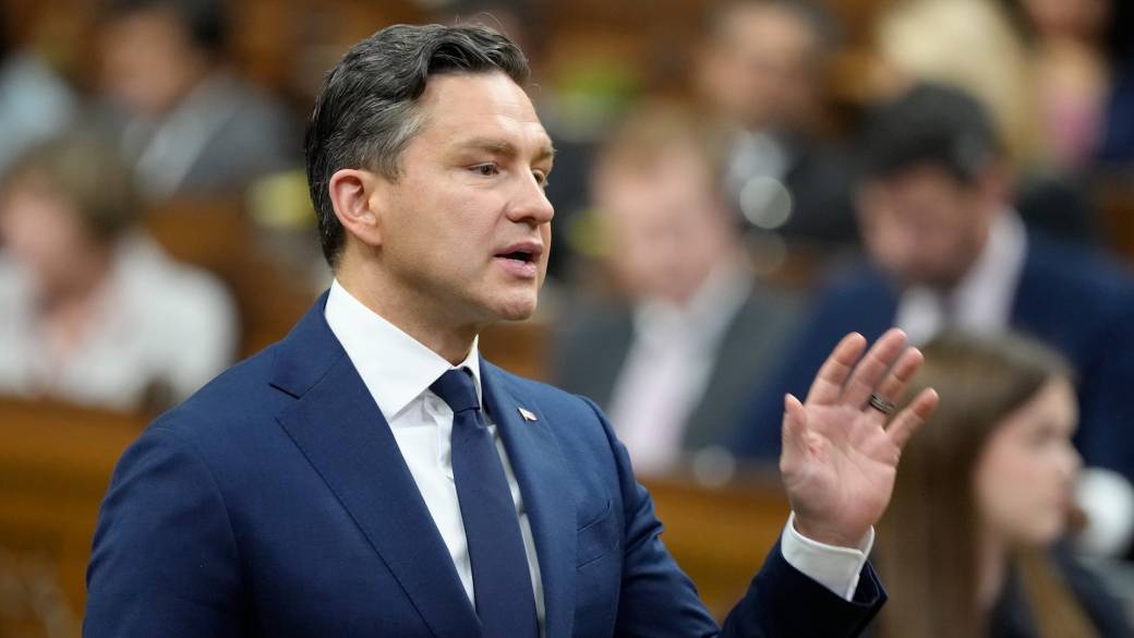Click to play video: 'Tumbler Ridge school shooting: ‘Time for all Canadians to unite,’ Poilievre says'