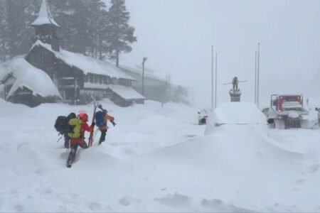 Six skiers rescued after being buried in devastating avalanche near Lake Tahoe: cops