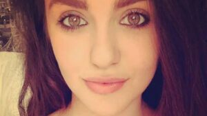 Prison officer who boasted about sex with lag & begged to have his baby jailed