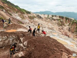 More than 200 killed in mine collapse in eastern DR Congo