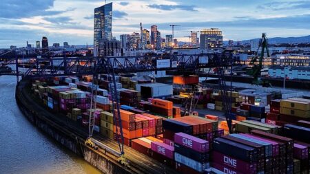 EU-US trade remains strong despite tariff pressure, study finds