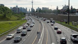 Solo drivers will soon be able to use HOV lanes in off-peak hours: transportation minister