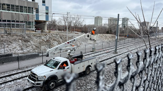 Why do electric flashes keep breaking Ottawa’s LRT?