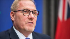 Former Manitoba cabinet minister Scott Fielding accused of sexually assaulting co-worker in hotel: court docs