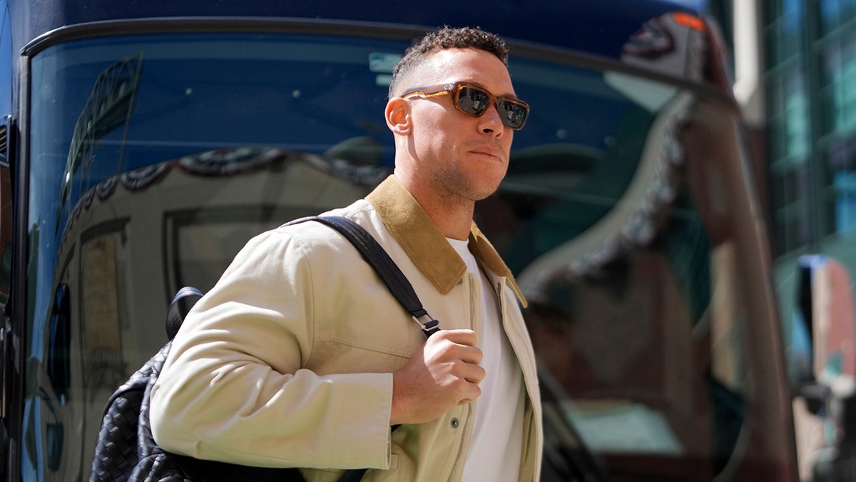 Aaron Judge walks into ballpark