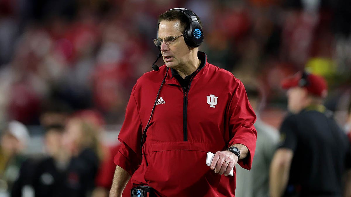 Indiana Hoosiers coach Curt Cignetti