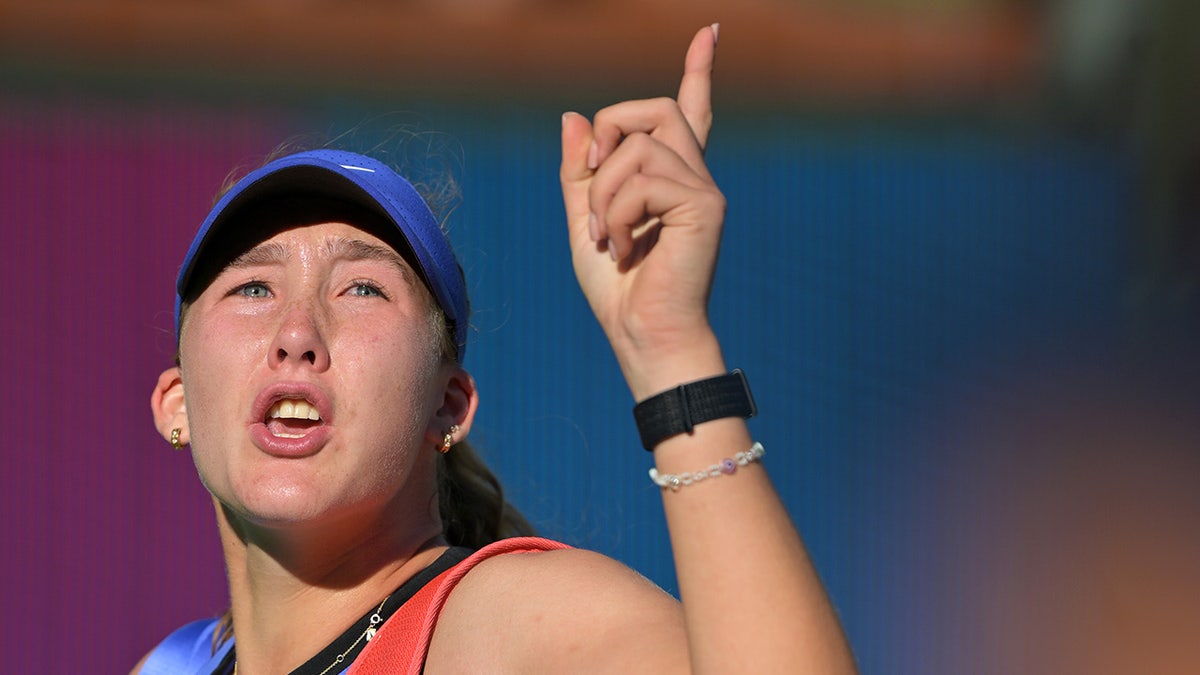 Mirra Andreeva yells at crowd