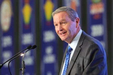 Kentucky’s Mitch Barnhart to retire as athletic director