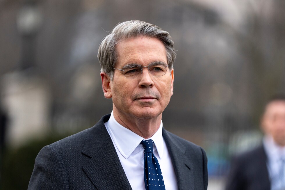 US and Chinese officials will hold trade talks in Paris