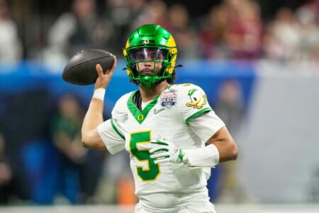 Oregon QB Moore says he battled depression and asks governor to protect mental health services