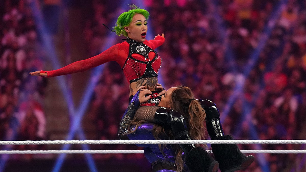 Shotzi being powerbombed