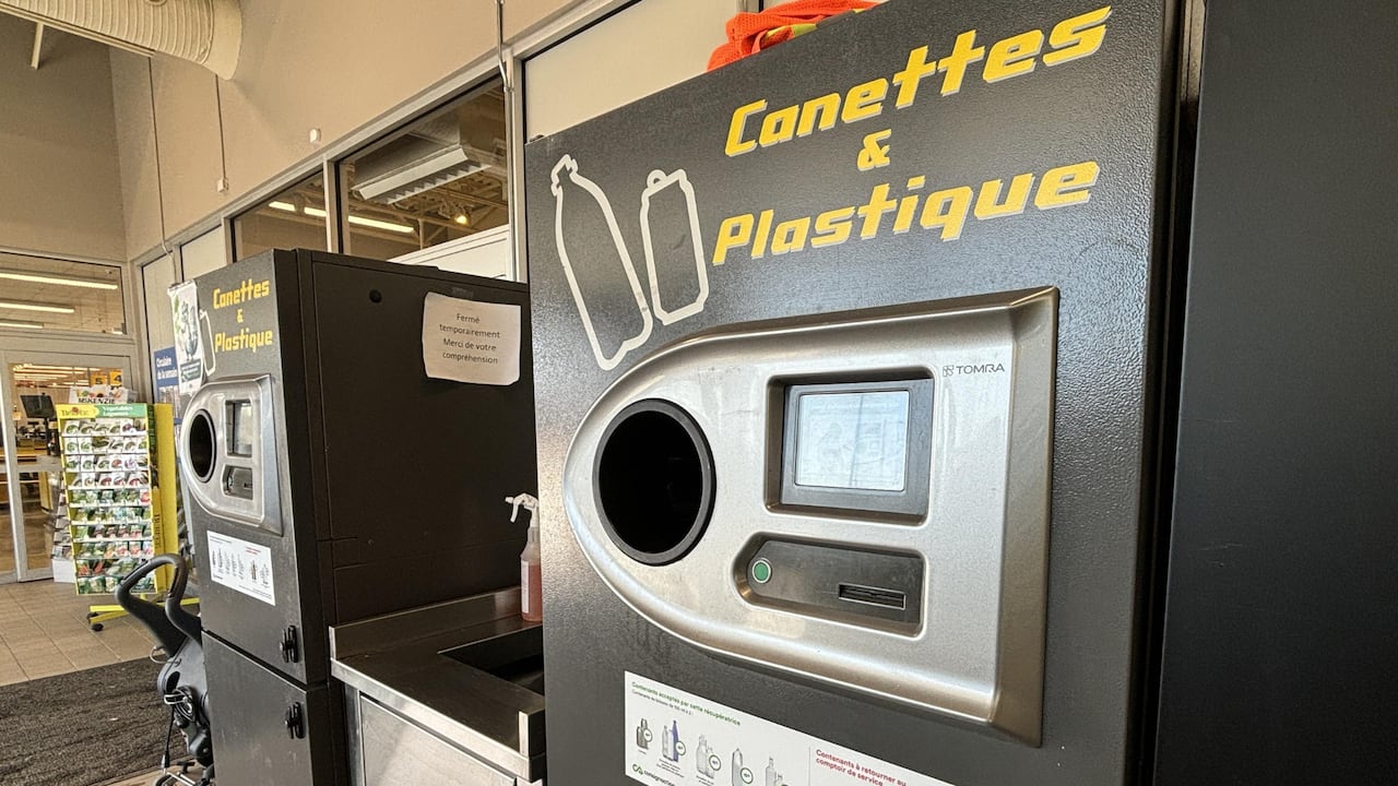 A bottle deposit machine