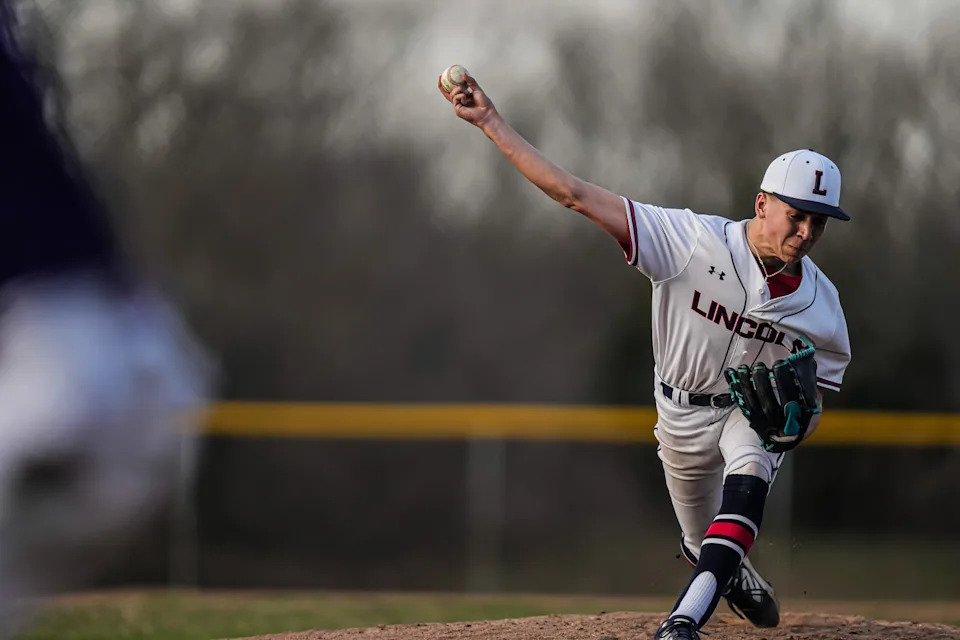 Logan Xiarhos, Lincoln Baseball