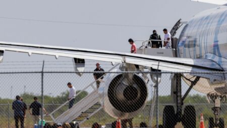 Paraguay plans to accept 25 third-country migrant deportees from US
