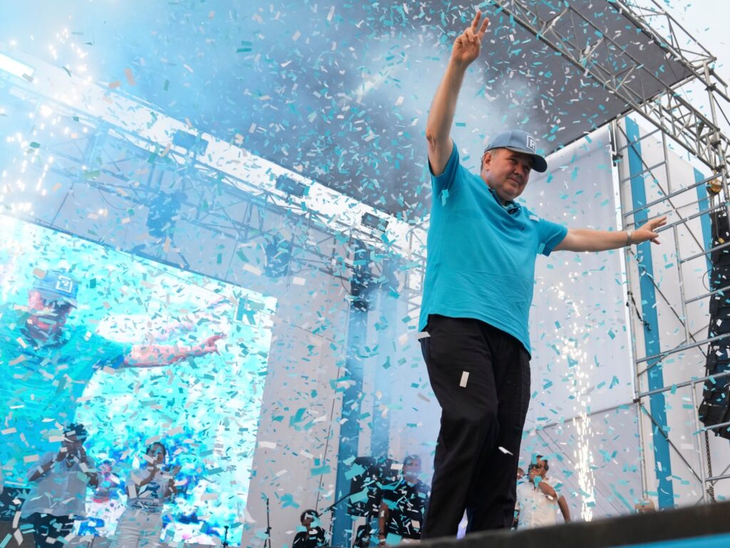 In Peru’s presidential race, a pro-Trump frontrunner sinks in final stretch