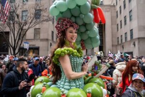 Dazzling outfits and colorful hats shine at New York Easter parade, in photos