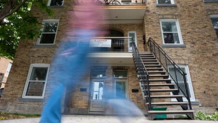 Average rent across Canada fell by 5% in April, according to report