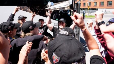 Fans welcome Montreal Victoire home after historic Walter Cup win