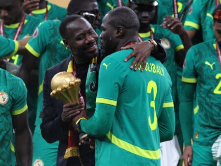 Senegal deny World Cup travel delay is due to coach dispute