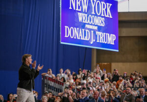 Giants’ Abdul Carter questions Jaxson Dart for introducing President Trump at New York rally