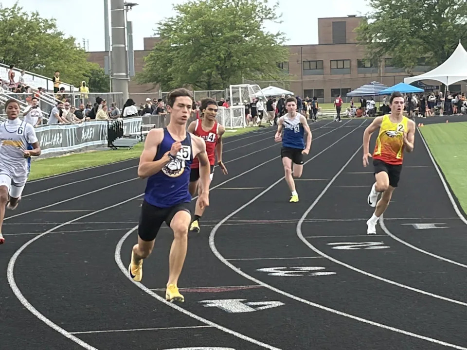Bloom-Carroll's Gideon Mills competes in the OHSAA 7th & 8th Grade State Track Field Championships at Hilliard Darby on May 16, 2006.