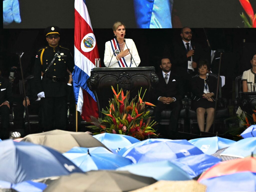 Laura Fernandez sworn in as Costa Rica’s new president