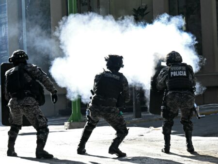 Explosions heard as mining groups stage antigovernment protest in Bolivia