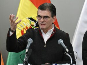 Bolivian president to reshuffle cabinet amid antigovernment protests