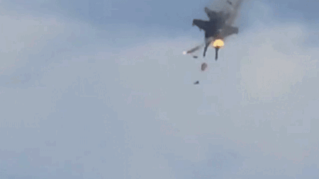 Two Navy jets crash midair as crew successfully ejects during Idaho military base air show