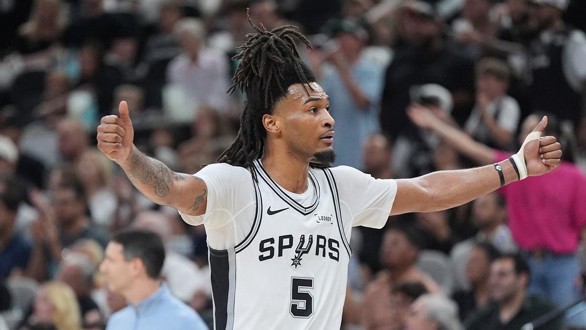 Stephon Castle gestures during NBA Western Conference finals game in San Antonio