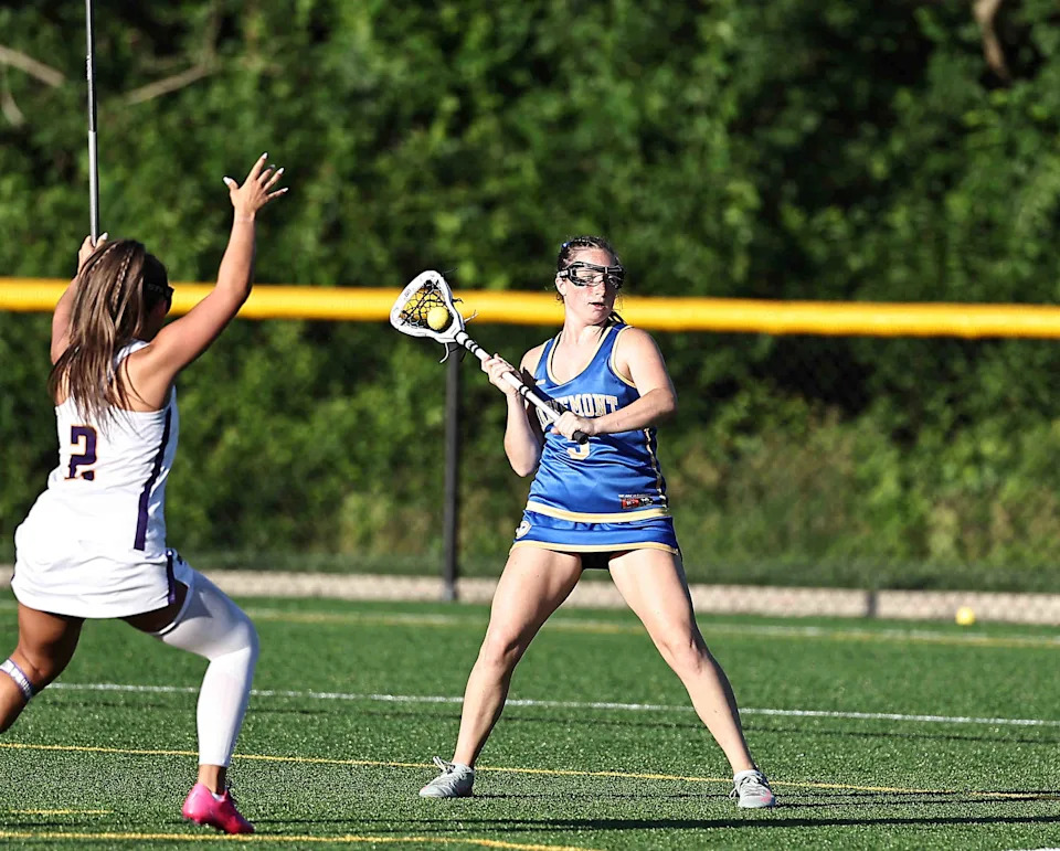 Mariemont's Lily Kaplan (5) looks to pass against Columbus DeSales during their OHSAA tournament game Wednesday, June 3, 2026.