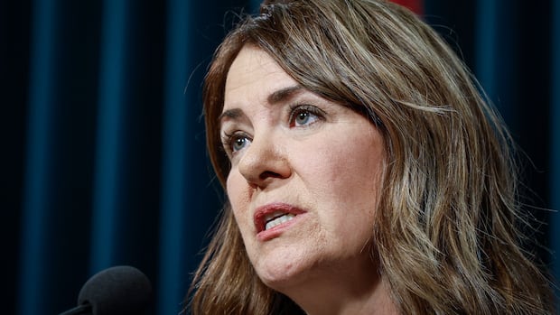 Smith tells First Nations chiefs to ‘check themselves’ after treason accusation over separation question