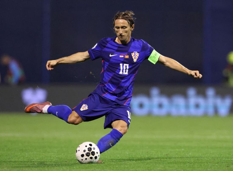 FILE PHOTO: Soccer Football - World Cup - UEFA Qualifiers - Group L - Croatia v Montenegro - Stadion Maksimir, Zagreb, Croatia - September 8, 2025 Croatia's Luka Modric in action REUTERS/Antonio Bronic/File Photo