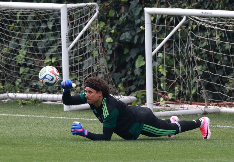 Soccer Football - FIFA World Cup 2026 - Mexico Training - Centro de Alto Rendimiento, Mexico City, Mexico - June 6, 2026 Mexico's Guillermo Ochoa during training REUTERS/Henry Romero
