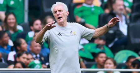 South Africa coach tells critics to ‘shut up’ after poor start to World Cup