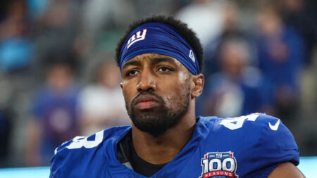 Browns sign DE Benton Whitley