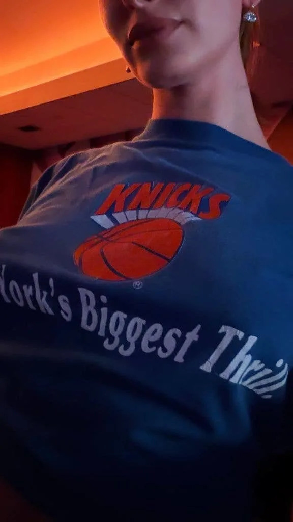 hailey bieber knicks shirt