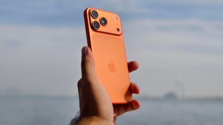I Want iOS 27 To Give Us These Features That’d Be Perfect for a Foldable iPhone