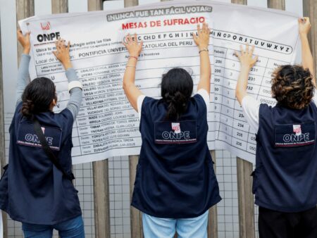 Peru polls open in Keiko Fujimori, Roberto Sanchez presidential run-off