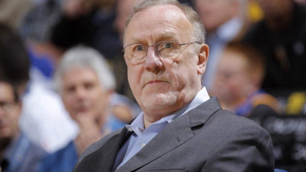 Revered as a consummate player's coach, Hall of Fame strategist Rick Adelman has passed away at the age of 79. (Photo by Rocky Widner/NBAE via Getty Images)