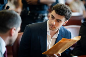Mangione to assert psychiatric defense at health CEO murder trial